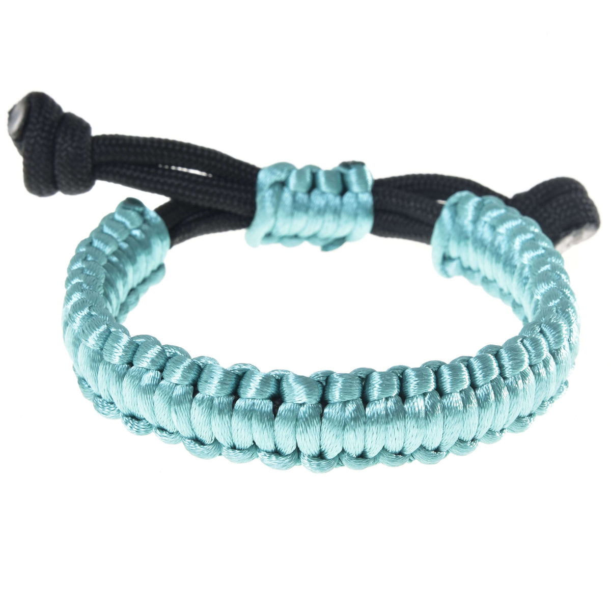 Hobby Horse armbånd turkis set forfra, blank turkis snor flettet i makraméknuder med sorte ender