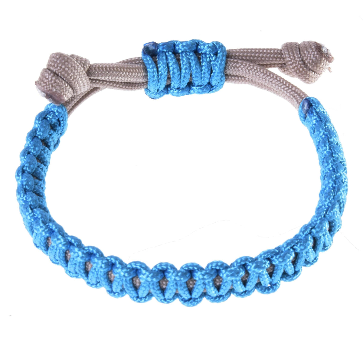 Hobby Horse armbånd Nature Blue fra LarDen: knyttet himmelblå snor på et beige justerbart bånd med blå glideknude