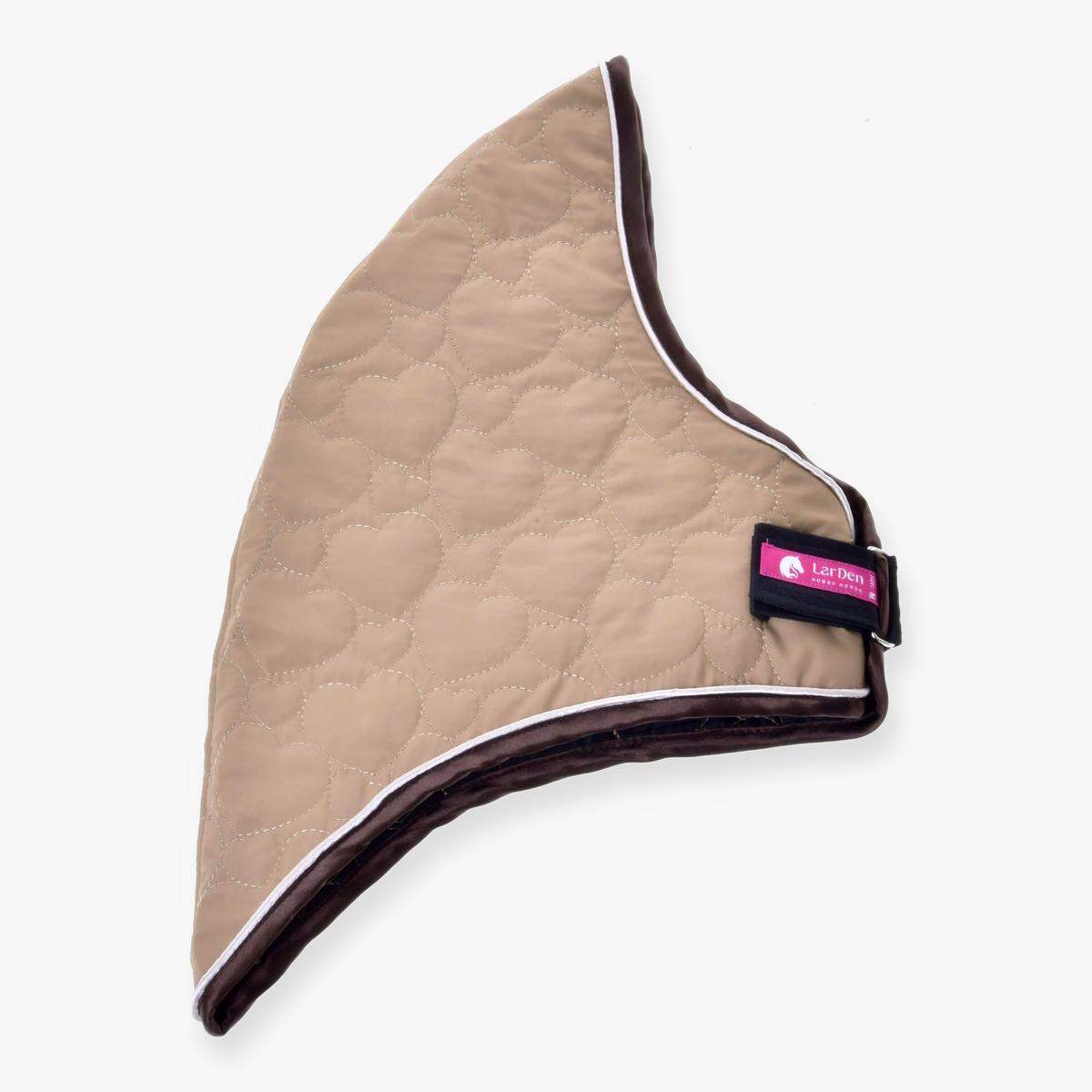 Hobby Horse halsdel Bonanza fra LarDen i beige med hjertequiltning, brun kant og sort burrebåndsrem